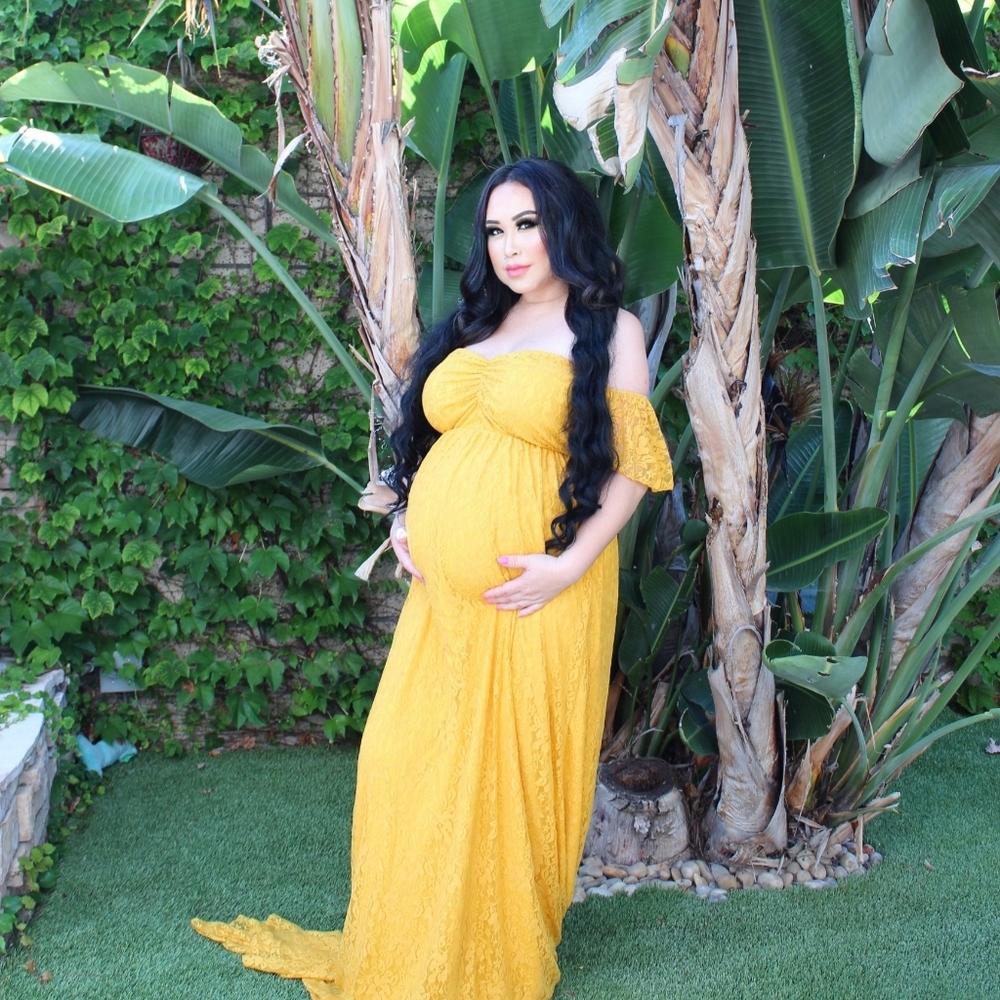 This gorgeous yellow gold dress size large